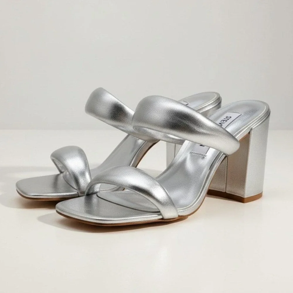 Steve Madden Women's Silver Rhinestone Strappy Sandals – Size 6 – Brand New‎